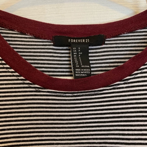 Casual Striped Dress with Maroon Trim Size S - Picture 4 of 4